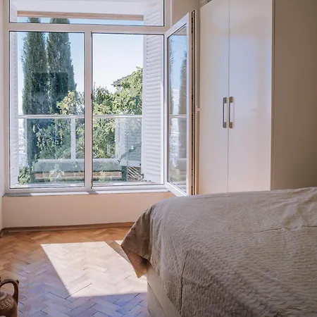 Alenor | Sea View & Access