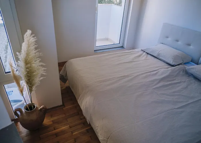 Alenor | Sea View & Access