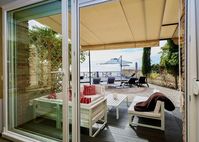 Alenor | Sea View & Access فيلة